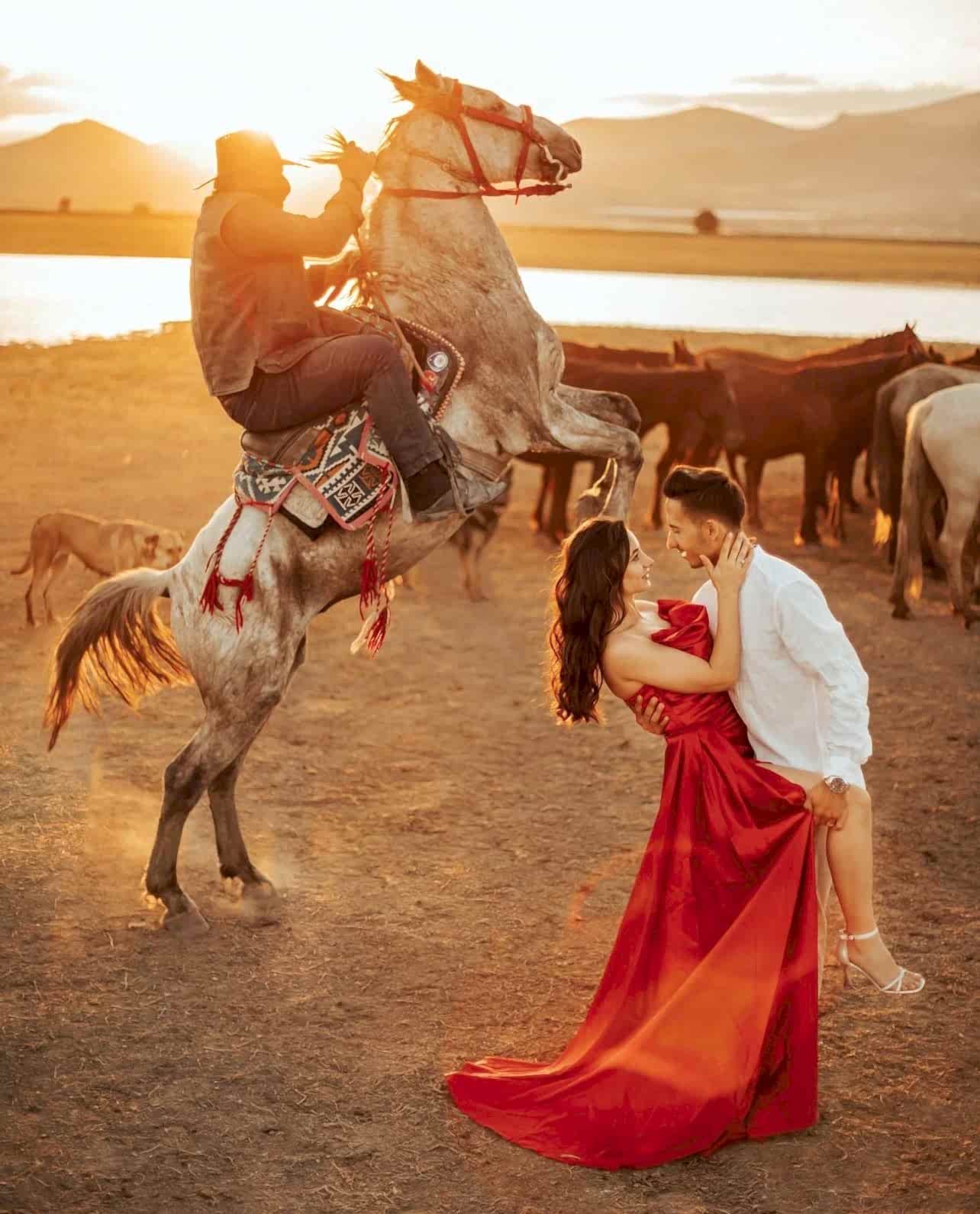 Ekstra Günbatımı Yılkı Atları Çekimi 12.500₺